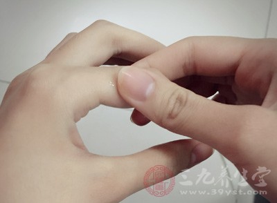 手指按摩 每天捏手指1分钟的3大奇效