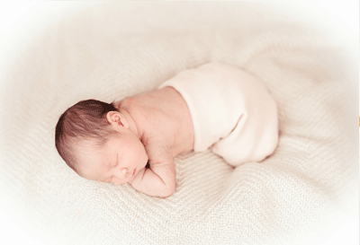 新生婴儿如何护理?几个小技巧让你和宝宝更亲近