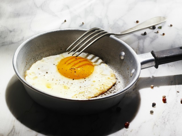 一个鸡蛋的热量是多少大卡&nbsp;减肥人一天吃几个鸡蛋