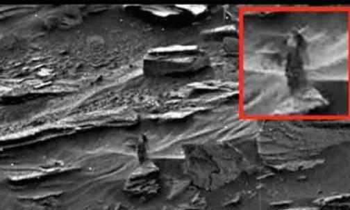 NASA火星照片现长发露胸女外星人