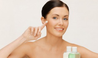 如何改善皮肤干燥症 如何改善皮肤干燥症状