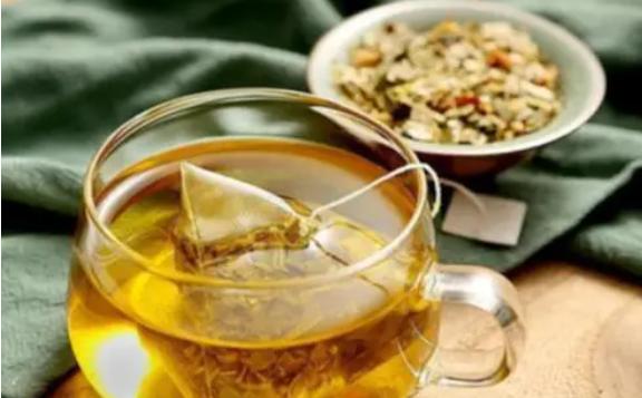 喝冬瓜荷叶茶的好处有哪些？冬瓜荷叶茶一天适合喝多少
