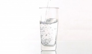 pc材料的杯子装开水是不是有毒（pc材料的杯子装开水是不是有毒气体）