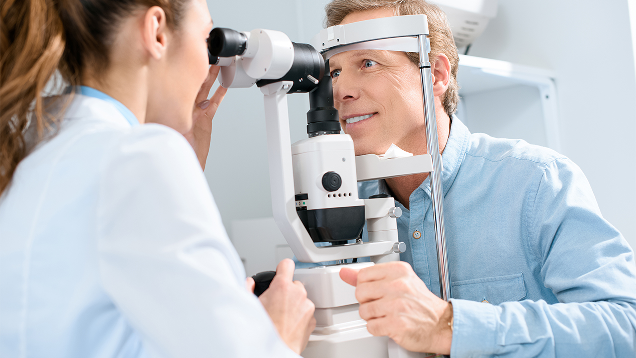 视网膜脱落症状表现是什么 会不会失明