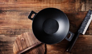 铁锅煮菜汤变黑有害吗 铁锅煮菜汤变黑有害吗?怎么样才能使它煮汤不变黑?
