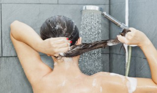 用什么方法洗头止头屑 用什么方法洗头止头屑最有效