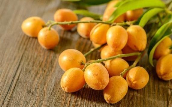 为什么黄皮果有酸有甜？黄皮果和荔枝能一起吃吗