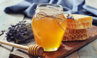 自酿的蜂蜜怎么保存方法（自酿蜂蜜保质期是多久）