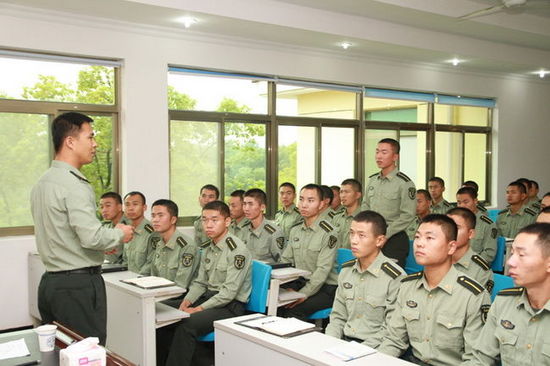 陆军勤务学院